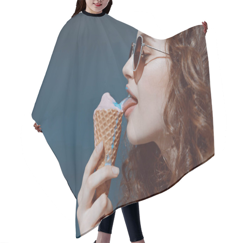 Personality  Girl In Sunglasses Eating Ice Cream Hair Cutting Cape