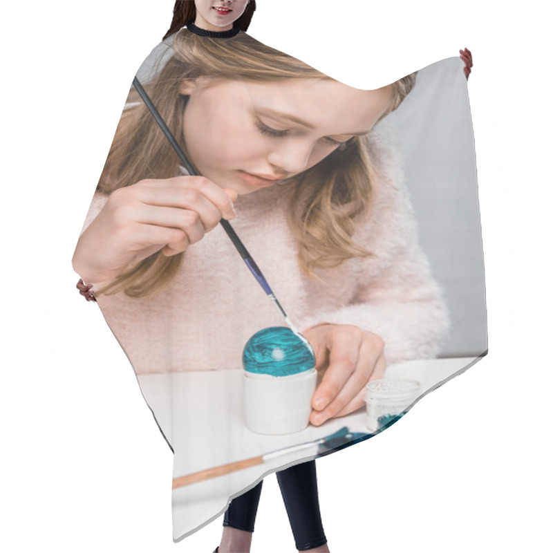 Personality  Adorable Focused Girl Painting Easter Egg Hair Cutting Cape