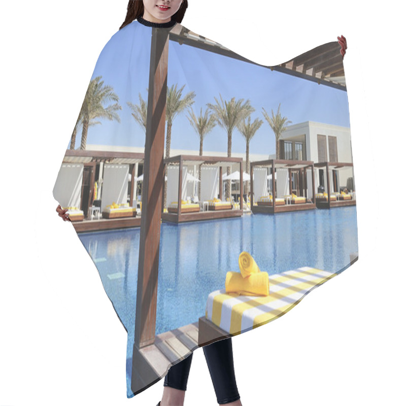 Personality  Luxury Place Resort Hair Cutting Cape