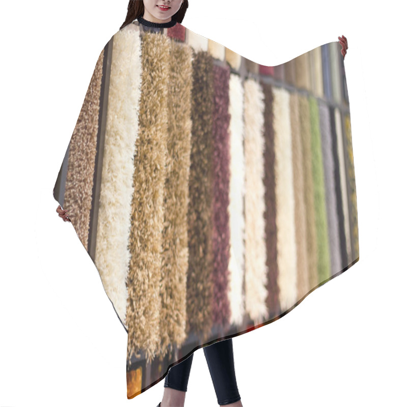 Personality  The Stand With Carpeting Hair Cutting Cape