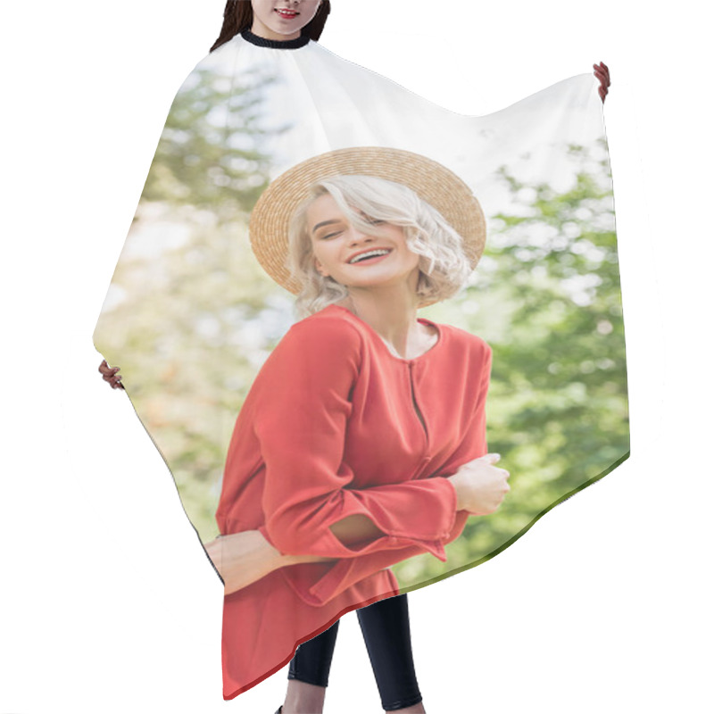 Personality  Smiling Attractive Girl In Red Dress And Straw Hat In Park Hair Cutting Cape