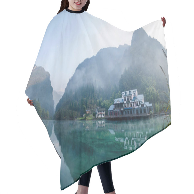 Personality  Hubei Zigui Three Gorges Bamboo Sea Water Lake Hair Cutting Cape