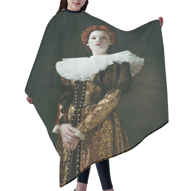 Personality  Medieval Young Woman As A Duchess Hair Cutting Cape