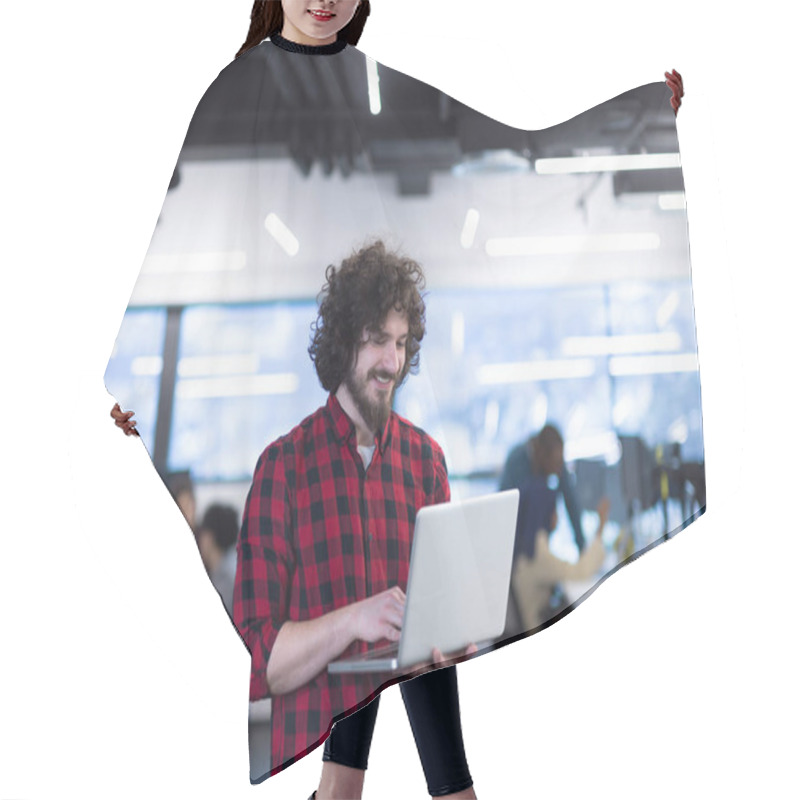 Personality  Smiling Male Software Developer Using Laptop Hair Cutting Cape