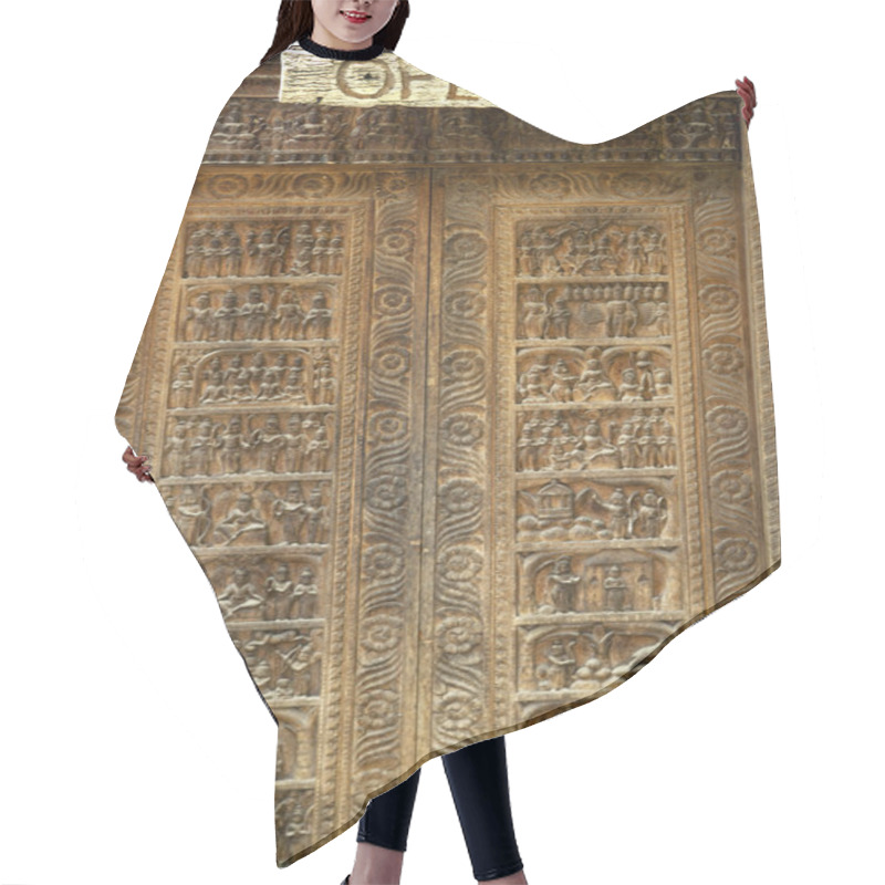 Personality  Ancient Doorway Hair Cutting Cape