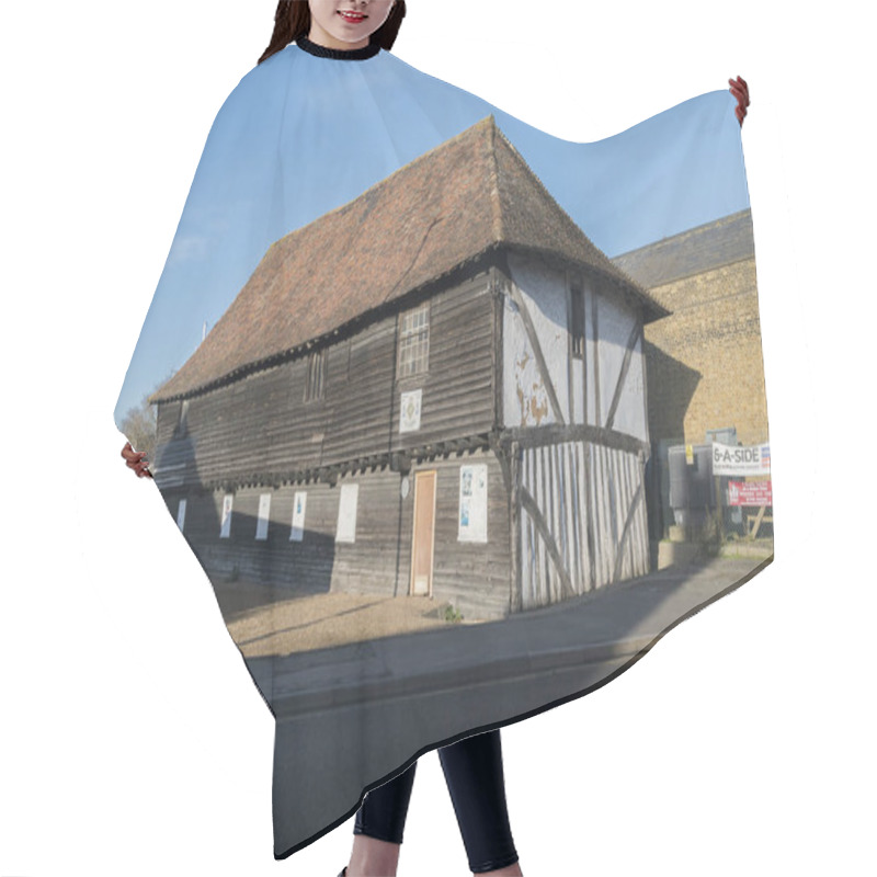 Personality  Ancient Timber Framed Building In  Faversham, Kent, UK Hair Cutting Cape