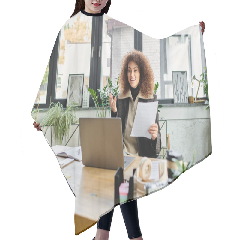 Personality  A Woman With Curly Hair Participates In An Animated Conversation At Her Desk Surrounded By Plants. Hair Cutting Cape