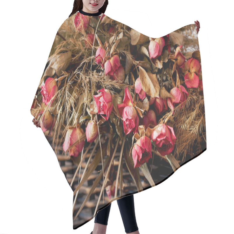 Personality  Dried Roses In A Wicker Basket Hair Cutting Cape