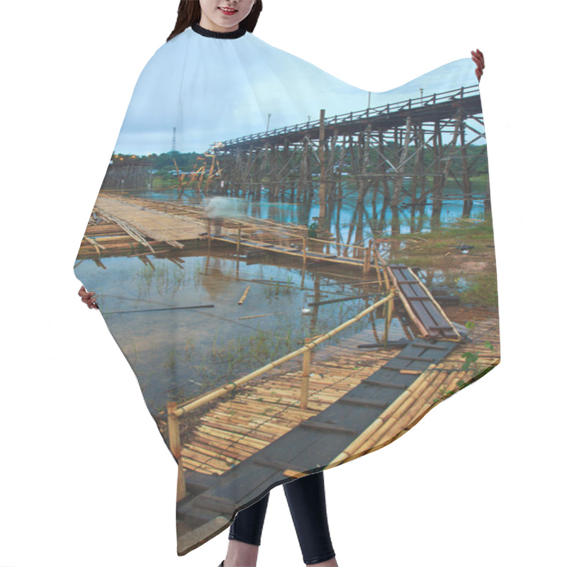 Personality  Wood Bridge Hair Cutting Cape