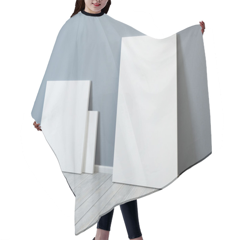 Personality  Several Blank Picture In The Room Hair Cutting Cape