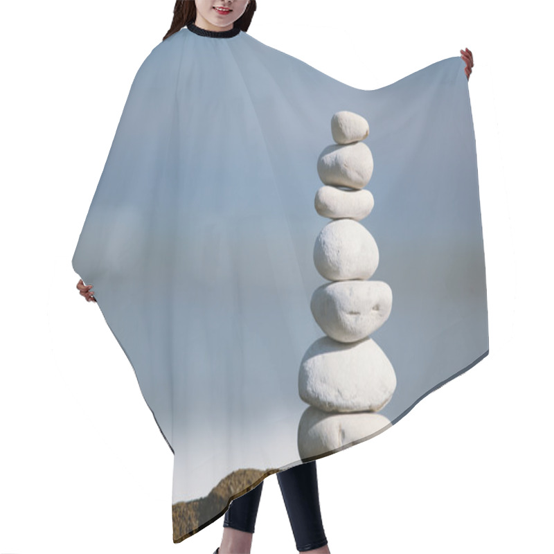 Personality  Pile Of Peebles Stone Hair Cutting Cape