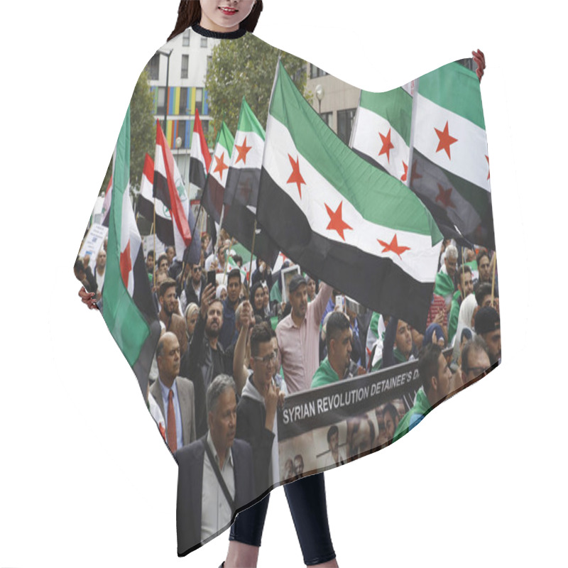 Personality  People Wave Syrian Flags And Shout Slogans During A Protest Against Syrian President Bashar Assad In Brussels, Belgium On Sept. 8, 2018. Hair Cutting Cape