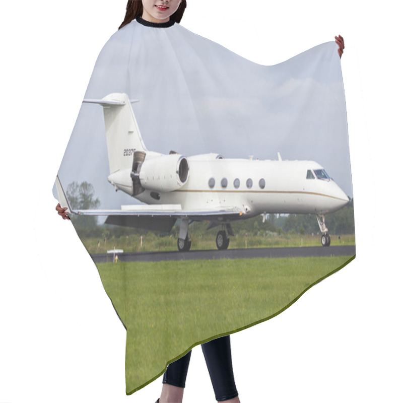 Personality  US Air Force C-20H Gulfstream IV VIP Plane Hair Cutting Cape