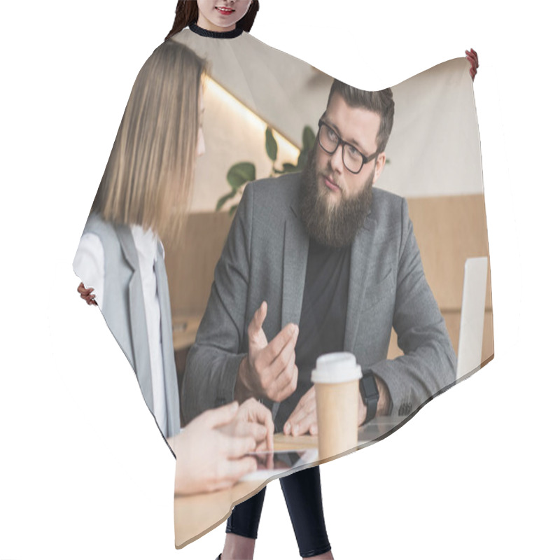 Personality  Businesspeople Hair Cutting Cape