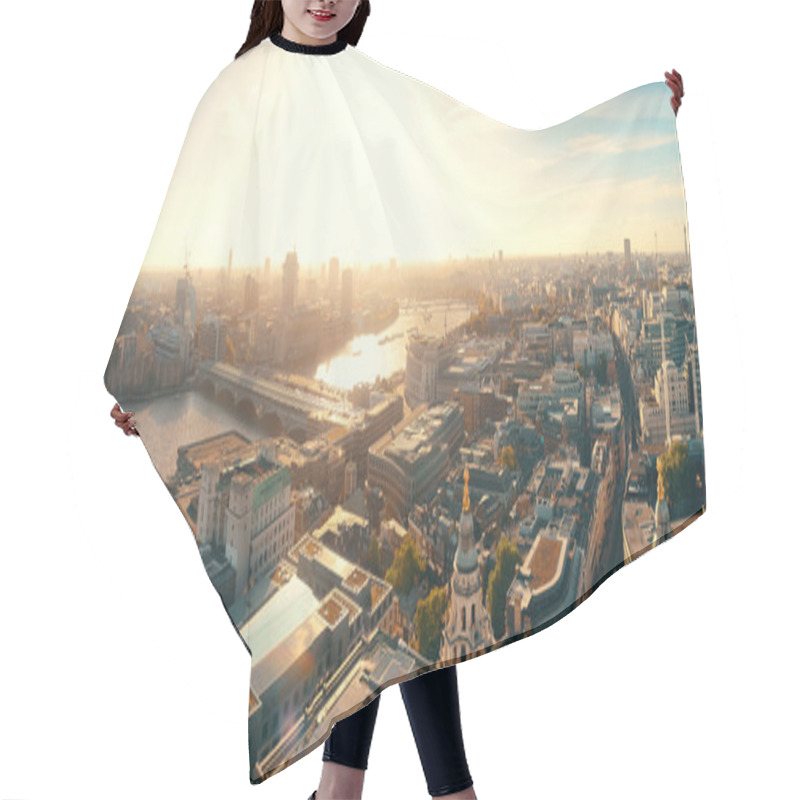 Personality  London City Rooftop Hair Cutting Cape