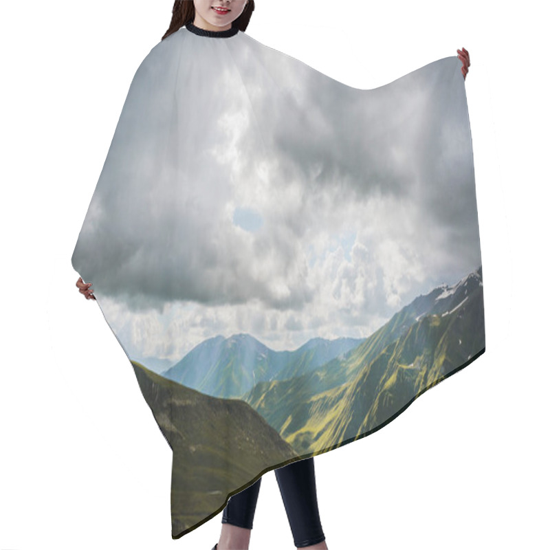 Personality  Beautiful Rocky Mountains Hair Cutting Cape