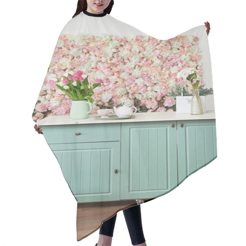 Personality  Summer Blossoming Delicate Roses And Hydrangeas On Flowers Festive Background, Pastel And Soft Bouquet Floral Card. Spring Greeting Card Template. Copy Space. Kitchen On Colored Background. Hair Cutting Cape