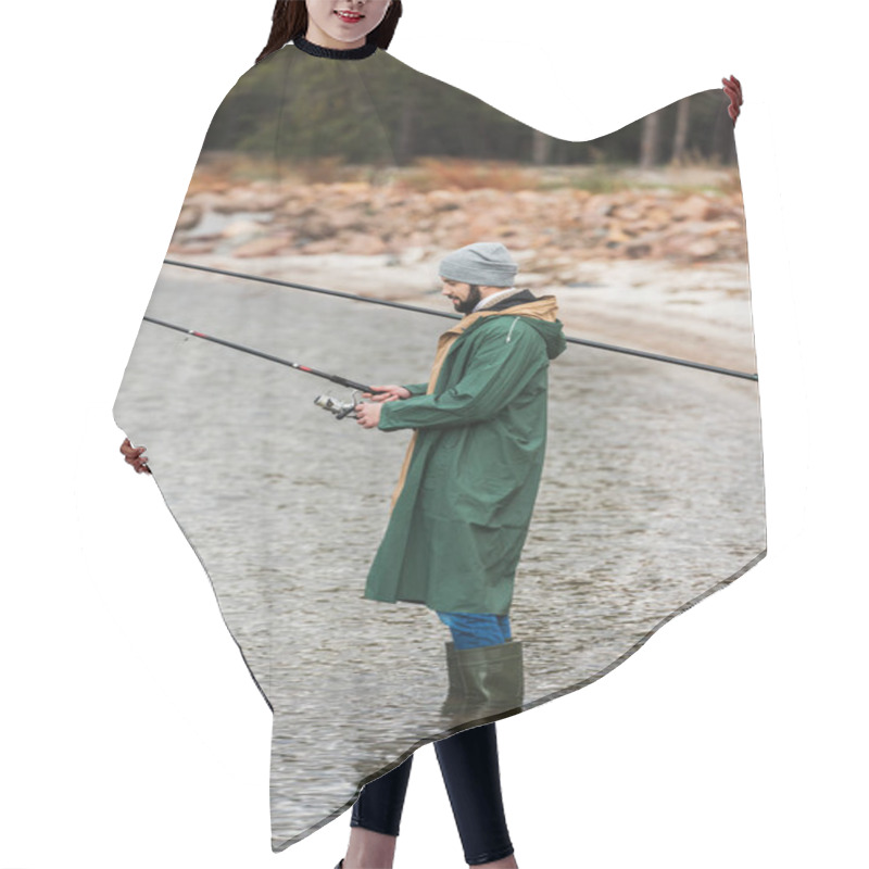 Personality  Man Fishing On Lake Hair Cutting Cape