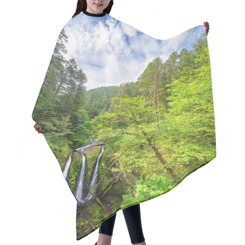 Personality  Triple Falls Vertical View Hair Cutting Cape