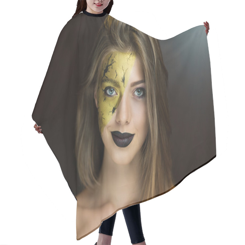 Personality  Golden Lady Make Up Hair Cutting Cape