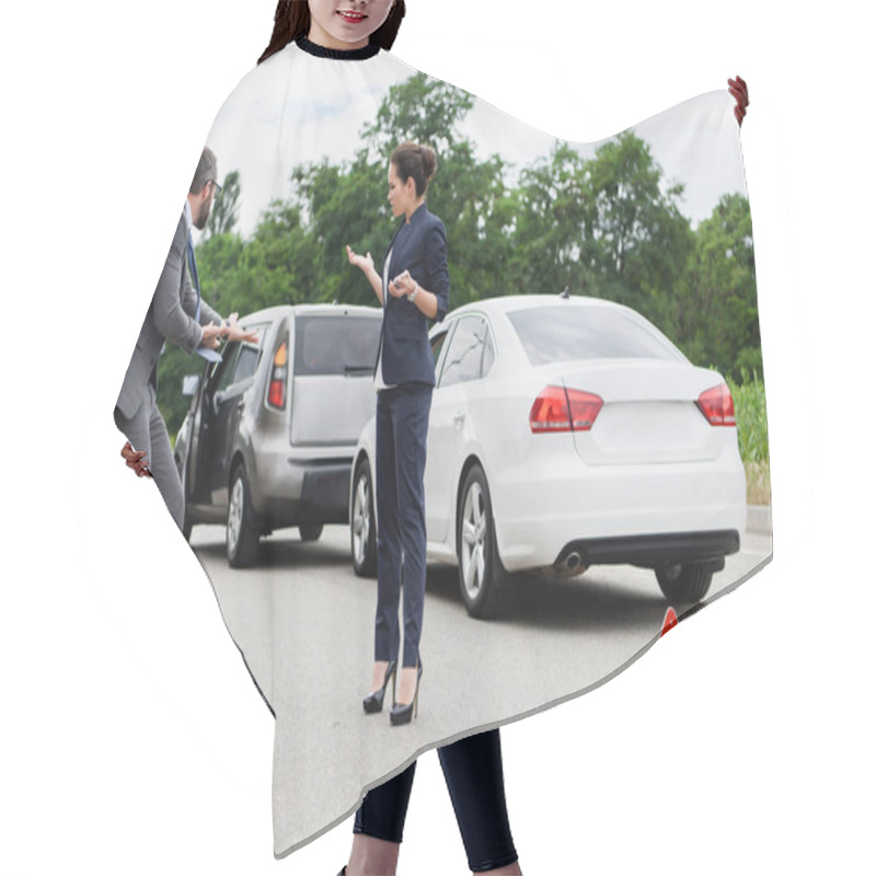 Personality  Businesspeople Quarreling And Gesturing On Road After Car Accident Hair Cutting Cape