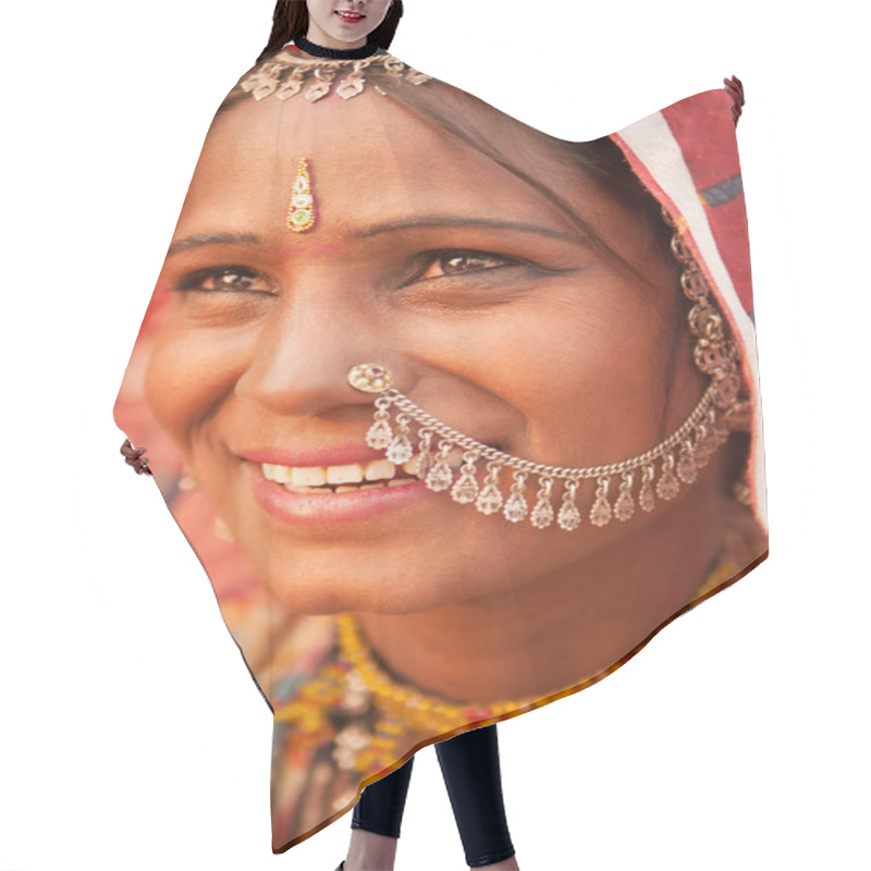 Personality  Traditional Indian Female Smiling Hair Cutting Cape