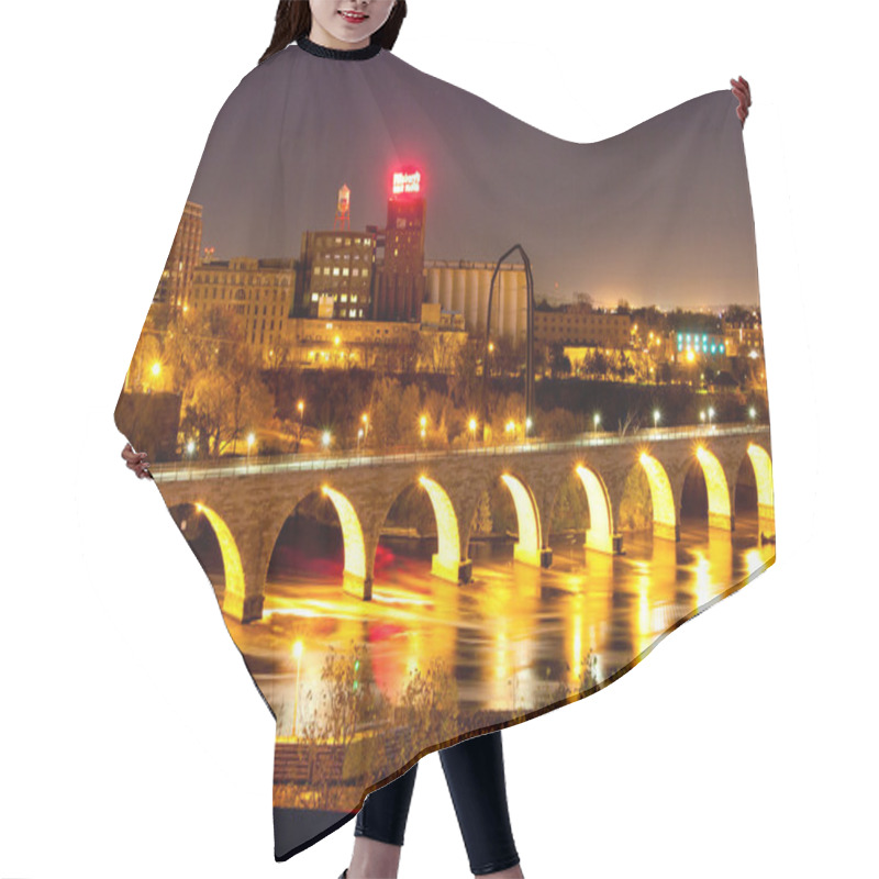 Personality  The Stone Arch Bridge Hair Cutting Cape