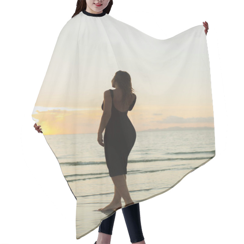 Personality  Back View Of Attractive Woman Standing Barefoot On Ocean Sandy Beach During Sunset Hair Cutting Cape