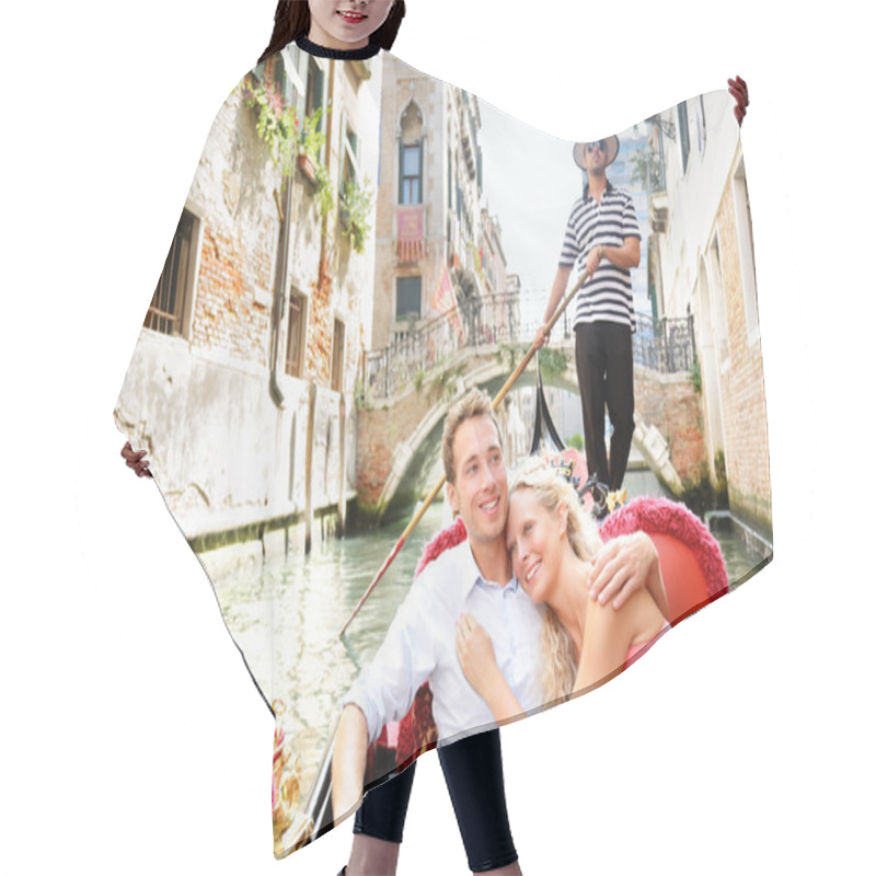 Personality  Romantic Travel Couple In Venice On Gondole Boat Hair Cutting Cape