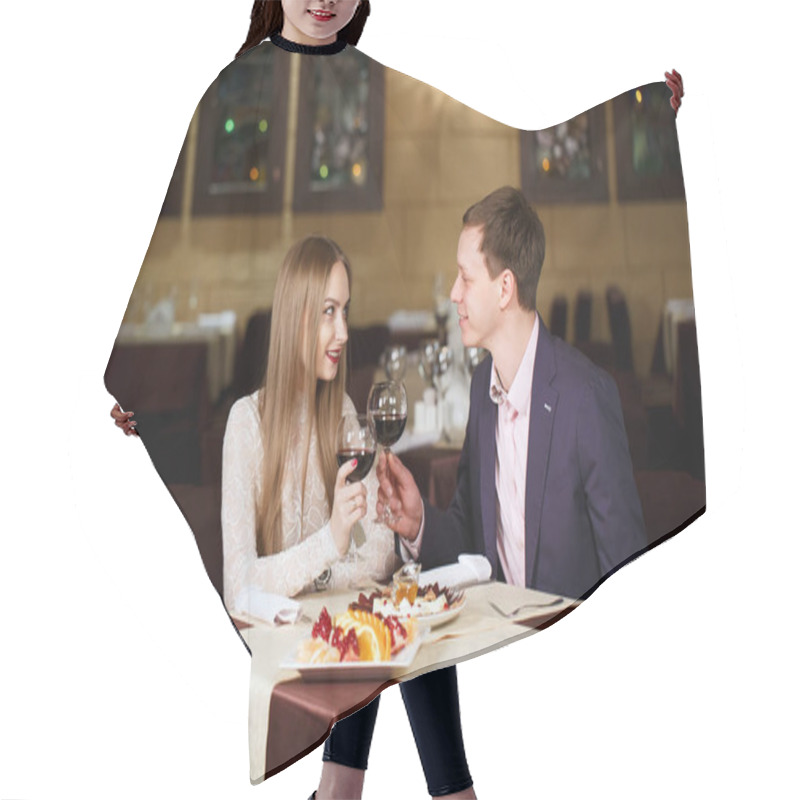 Personality  Couple Toasting Wineglasses In A Luxury Restaurant. Hair Cutting Cape