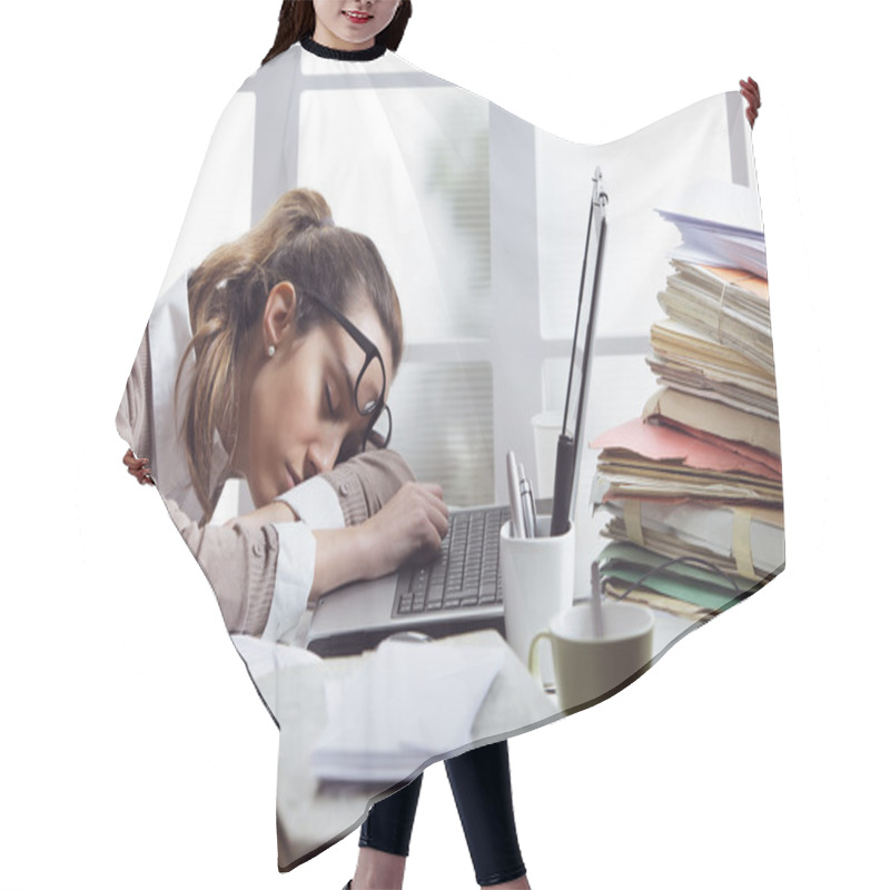 Personality  Tired Businesswoman Hair Cutting Cape