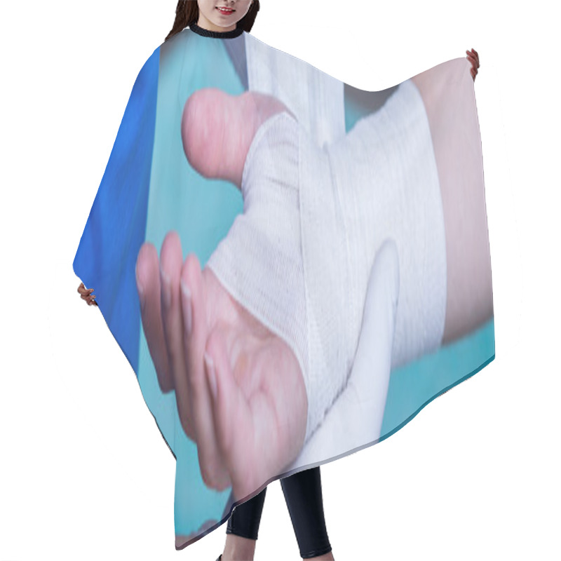 Personality  Bandage On Wounded Hand Hair Cutting Cape