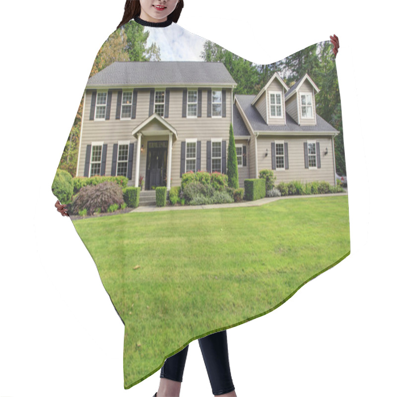 Personality  Large Classic House Exterior Hair Cutting Cape