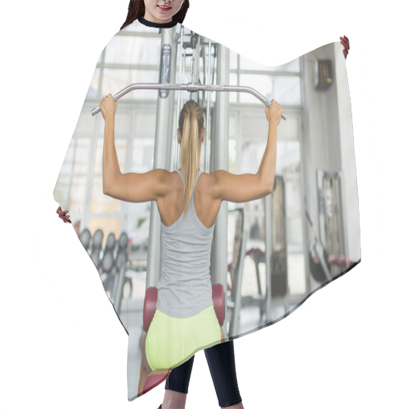 Personality  Pretty Young Woman Training In The Gym Hair Cutting Cape