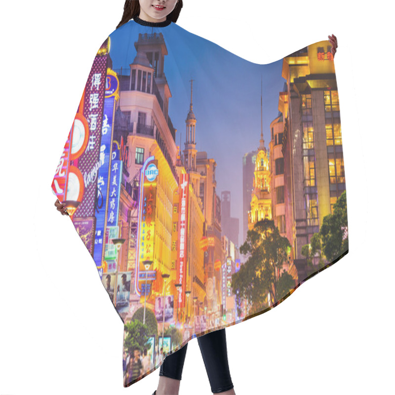 Personality  Shoppping Street In Shanghai Hair Cutting Cape