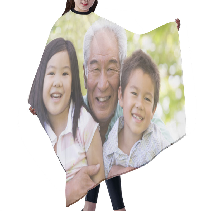 Personality  Grandfather Posing With Grandchildren Hair Cutting Cape