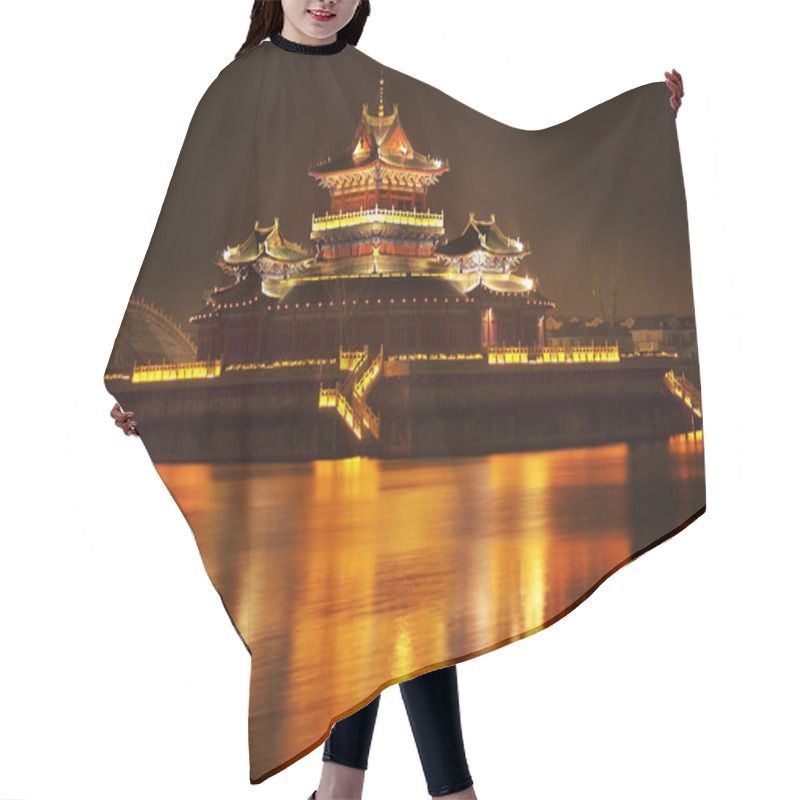 Personality  Ancient Temple Night Reflection Bridge Jinming Lake Kaifeng Chin Hair Cutting Cape