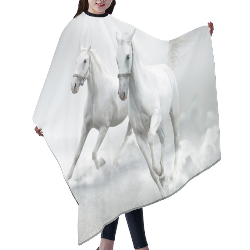 Personality  White Horses Hair Cutting Cape