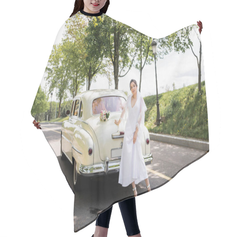 Personality  Smiling Bride In Dress And Veil Standing Near Retro Car  Hair Cutting Cape