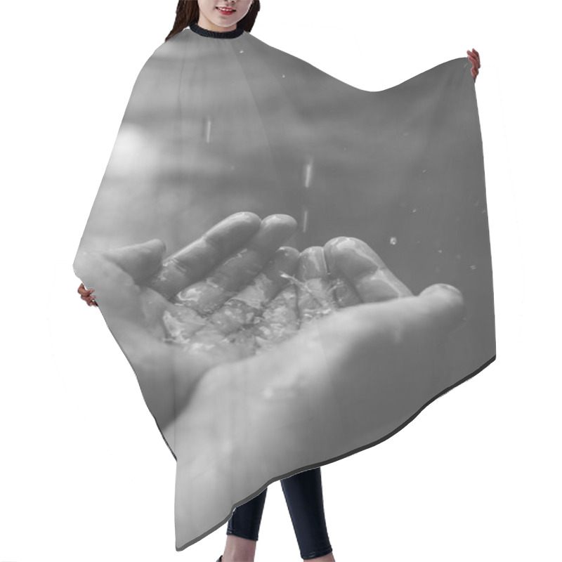 Personality  Hands Catching Water Drops Hair Cutting Cape