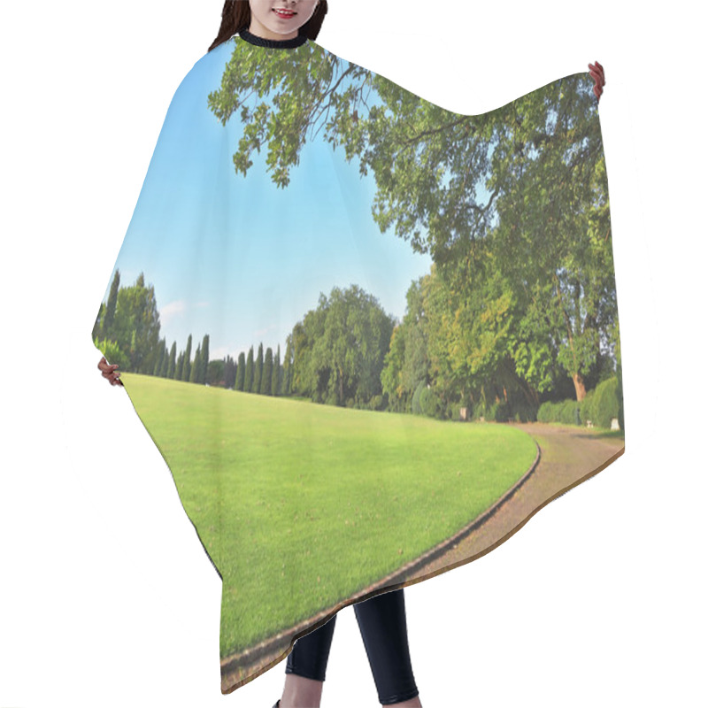 Personality  The walking path hair cutting cape