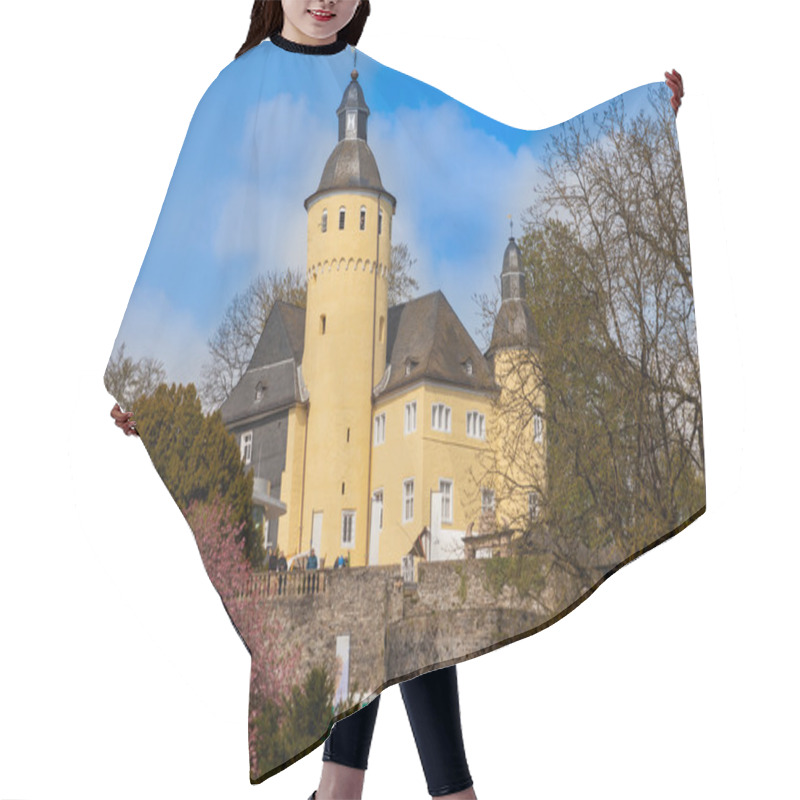 Personality  Castle Homburg In Nuembrecht Hair Cutting Cape