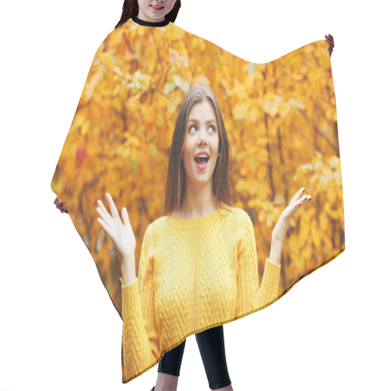 Personality  Autumn Woman Hair Cutting Cape