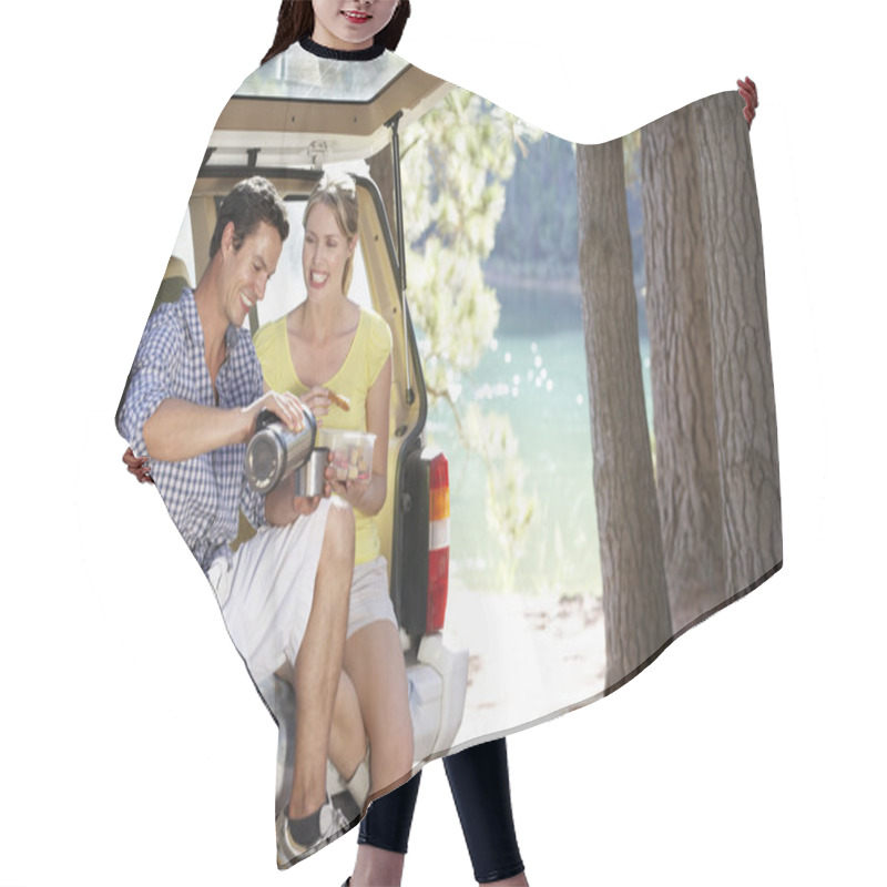 Personality  Young Couple On Country Picnic Hair Cutting Cape