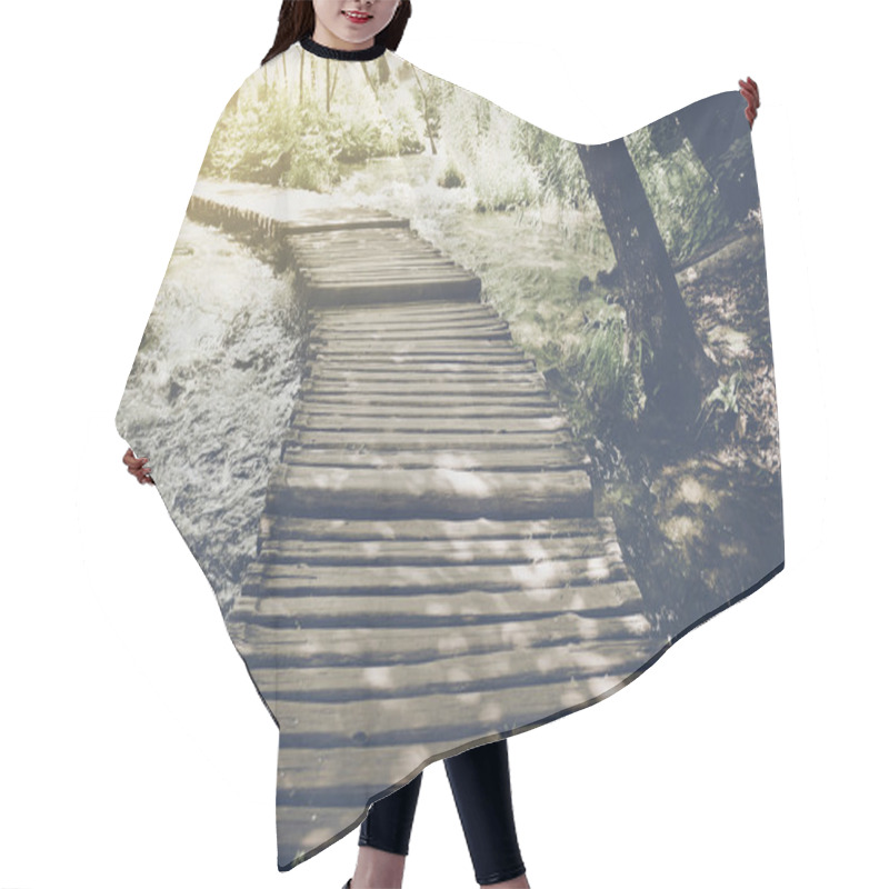 Personality  Hiking Trail With Sunlight Hair Cutting Cape