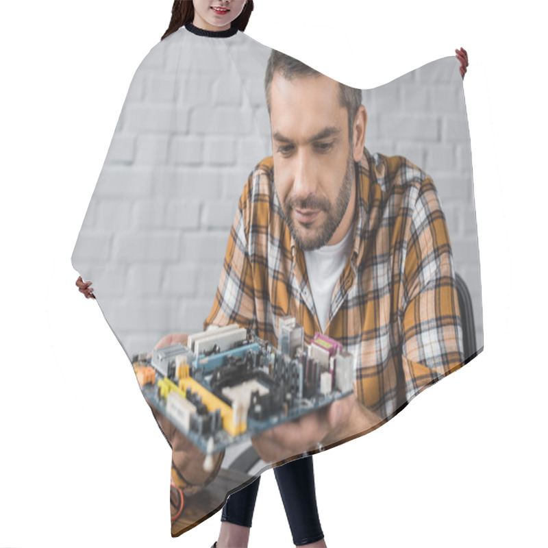 Personality  Serious Handsome Computer Engineer Holding Motherboard Hair Cutting Cape