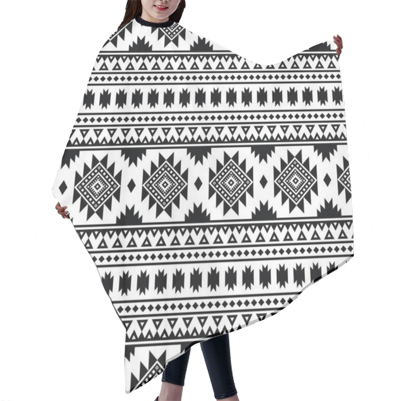 Personality  Seamless Tribal Pattern With Geometric Ornament Background Design For Textile. Folk Illustration Pattern With Aztec And Navajo Style. Ethnic Print. Black And White Colors. Hair Cutting Cape