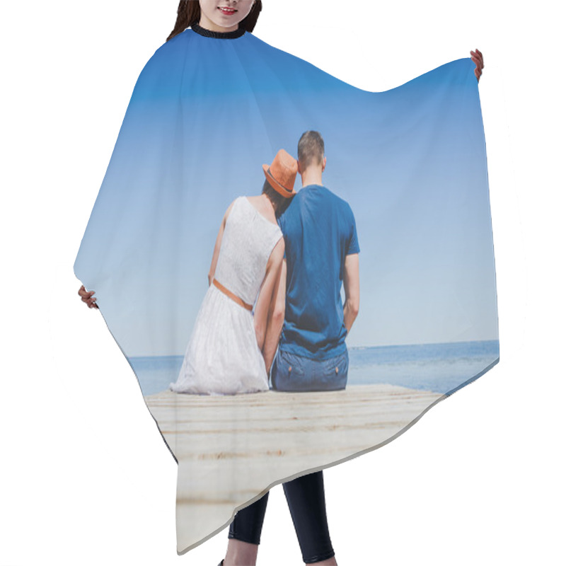 Personality  Young Couple On The Pear Hair Cutting Cape