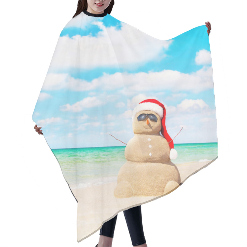 Personality  Sandy Snowman At Beach. Hair Cutting Cape