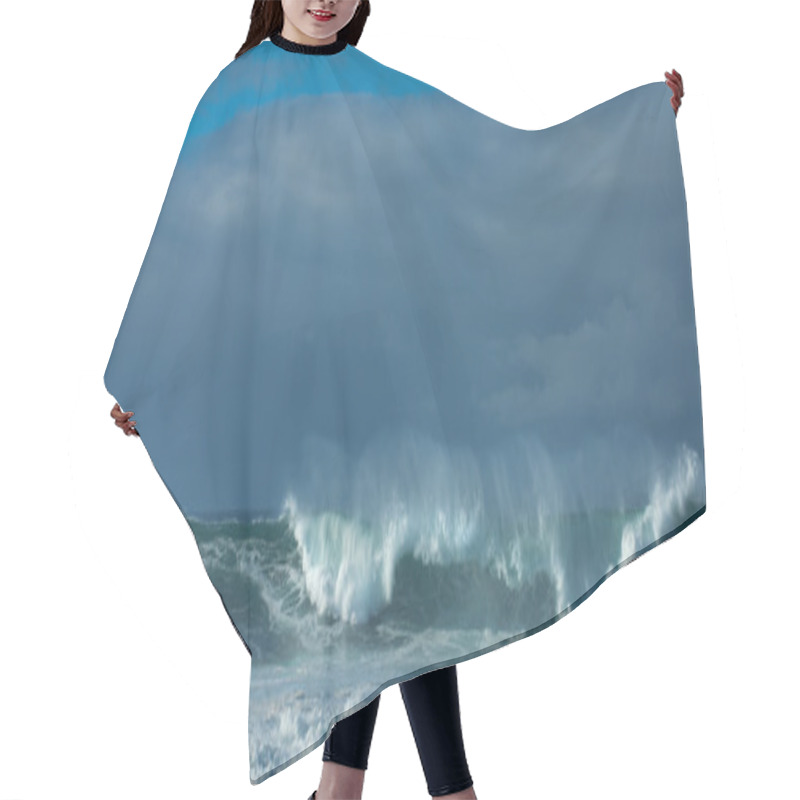 Personality  Breaking Waves Hair Cutting Cape